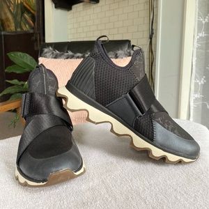 Brand New Sorel Kinetic Sneakers - women 6.5/7